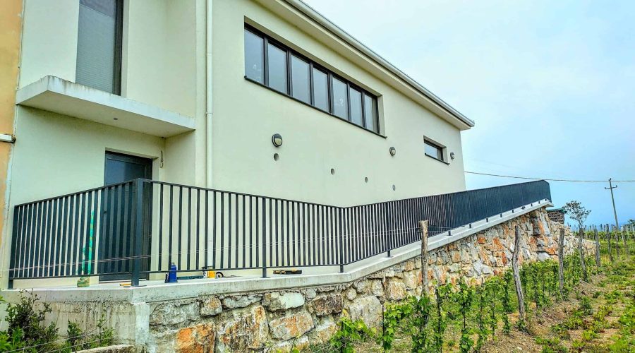 Ograja-ploščato jeklo_optimized